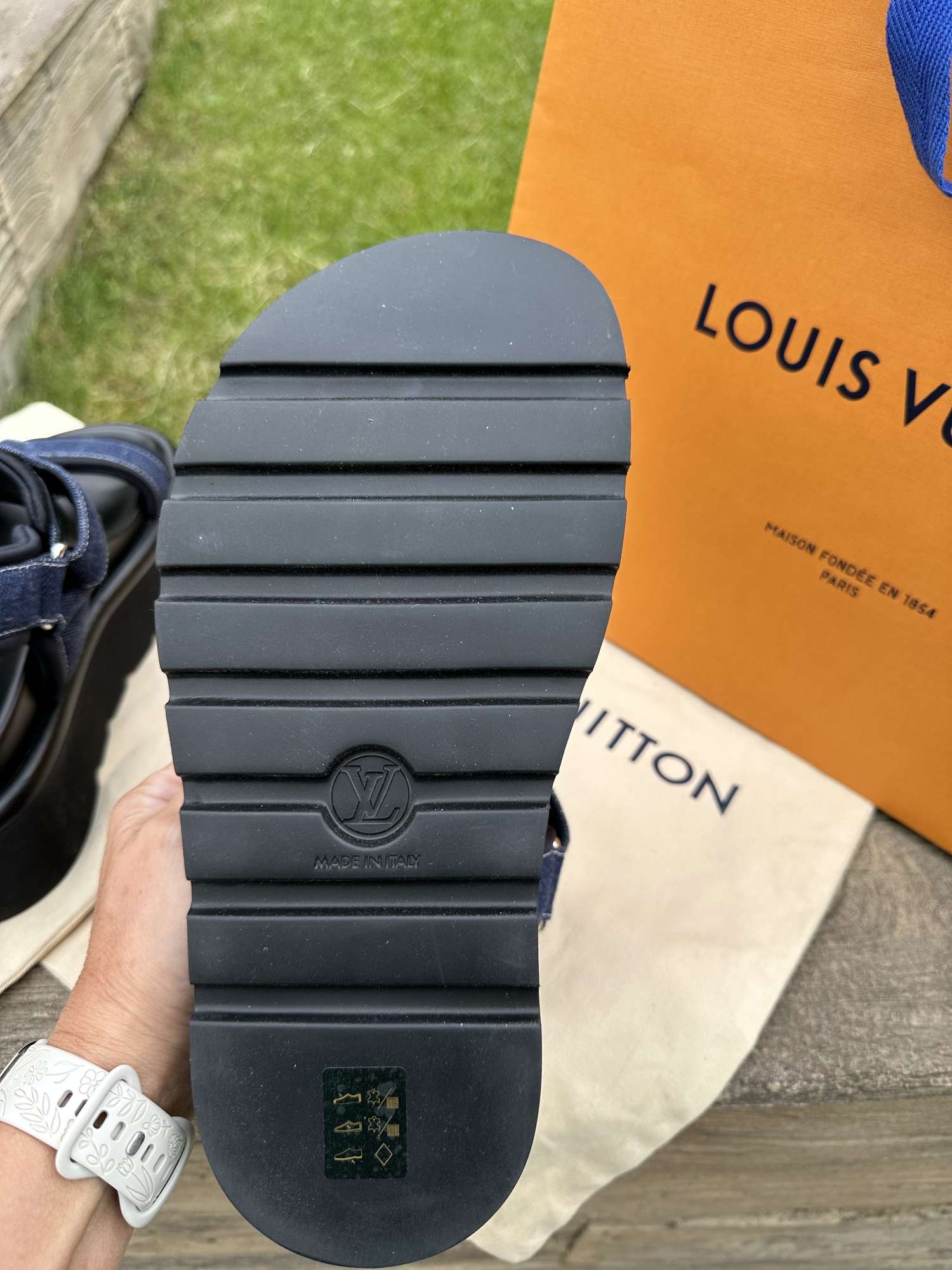 Sandále Louis Vuitton