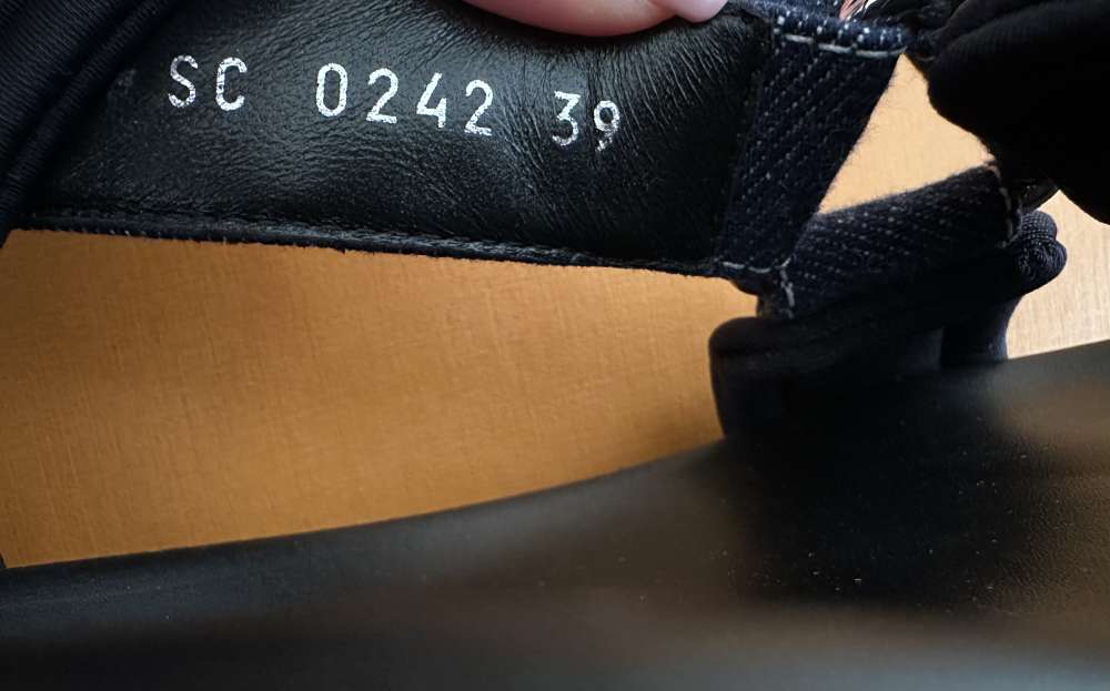 Sandále Louis Vuitton