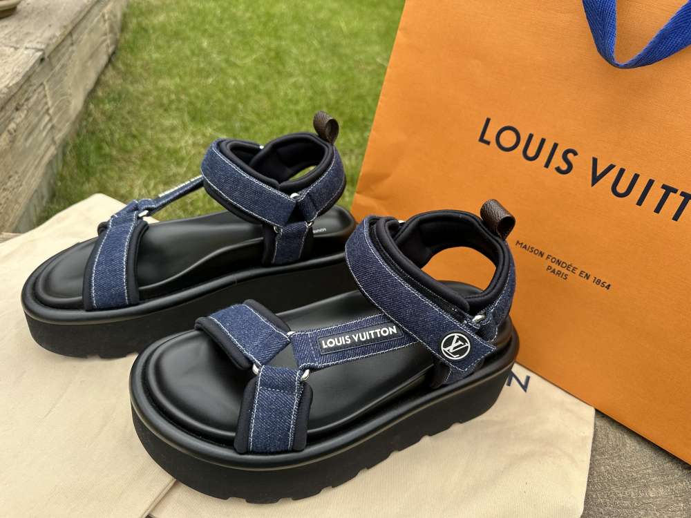 Sandále Louis Vuitton