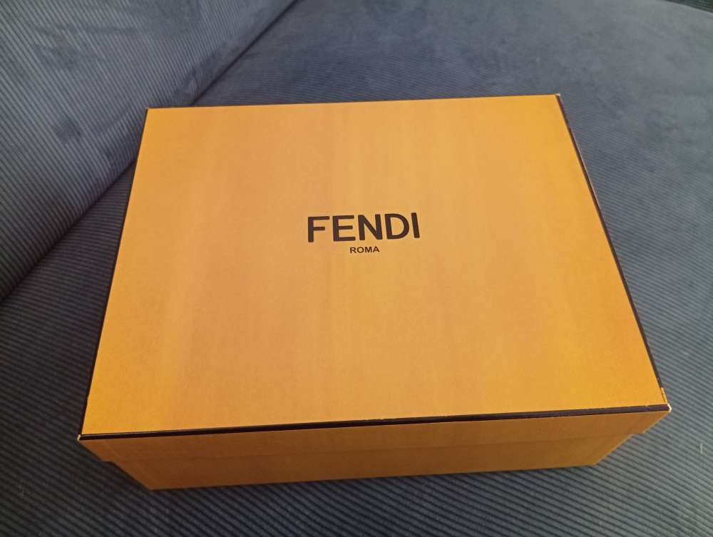 Sandále na podpätku Fendi