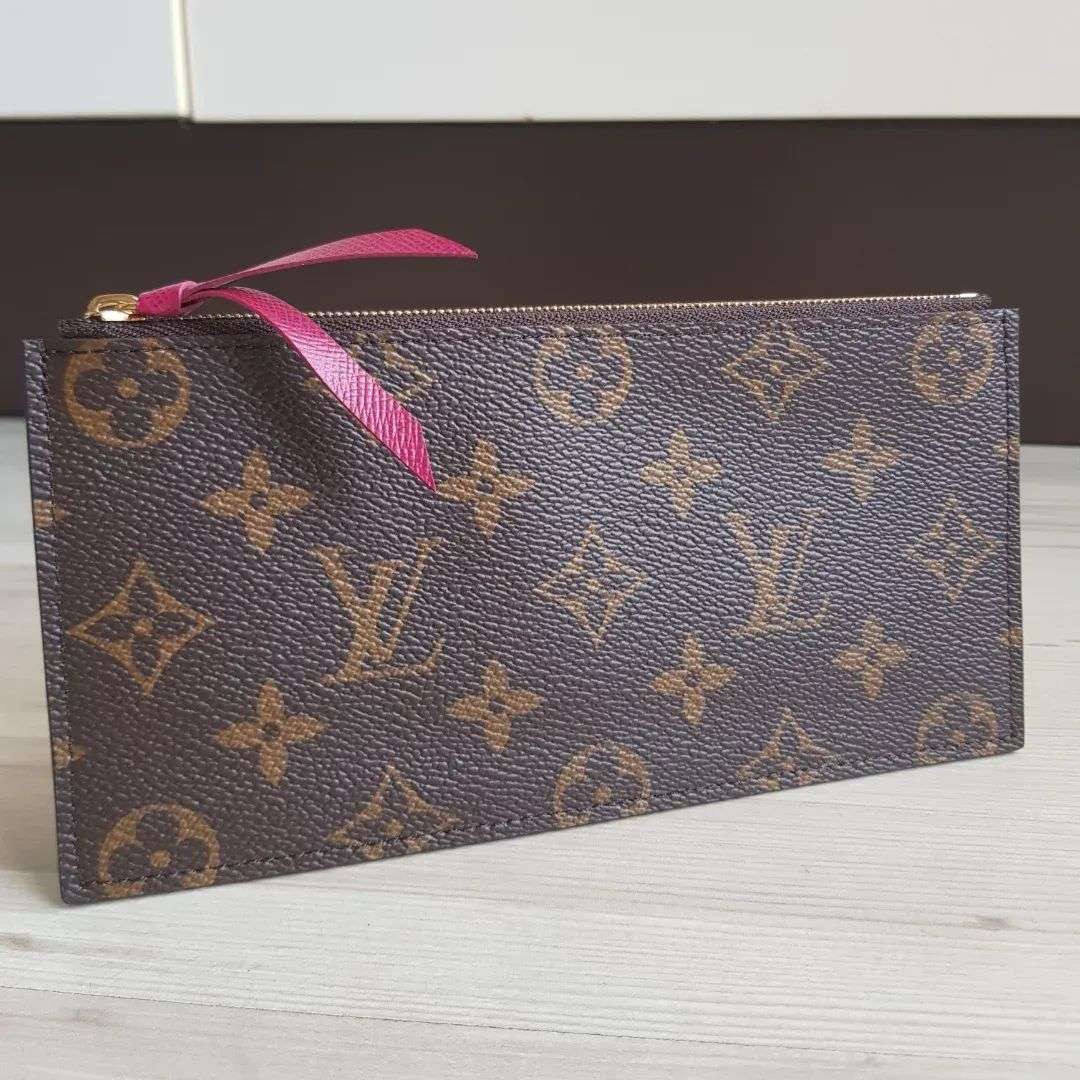 Louis Vuitton Pochette Monogram
