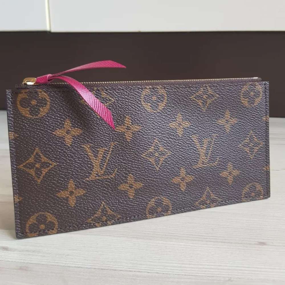 Louis Vuitton Pochette Monogram