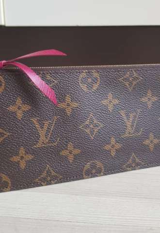 https://vipluxury.sk/Louis Vuitton Pochette Monogram