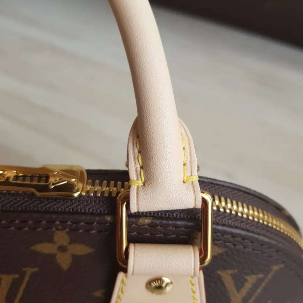 Louis Vuitton Alma BB