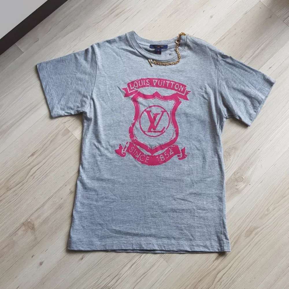 Louis Vuitton T - Shirt