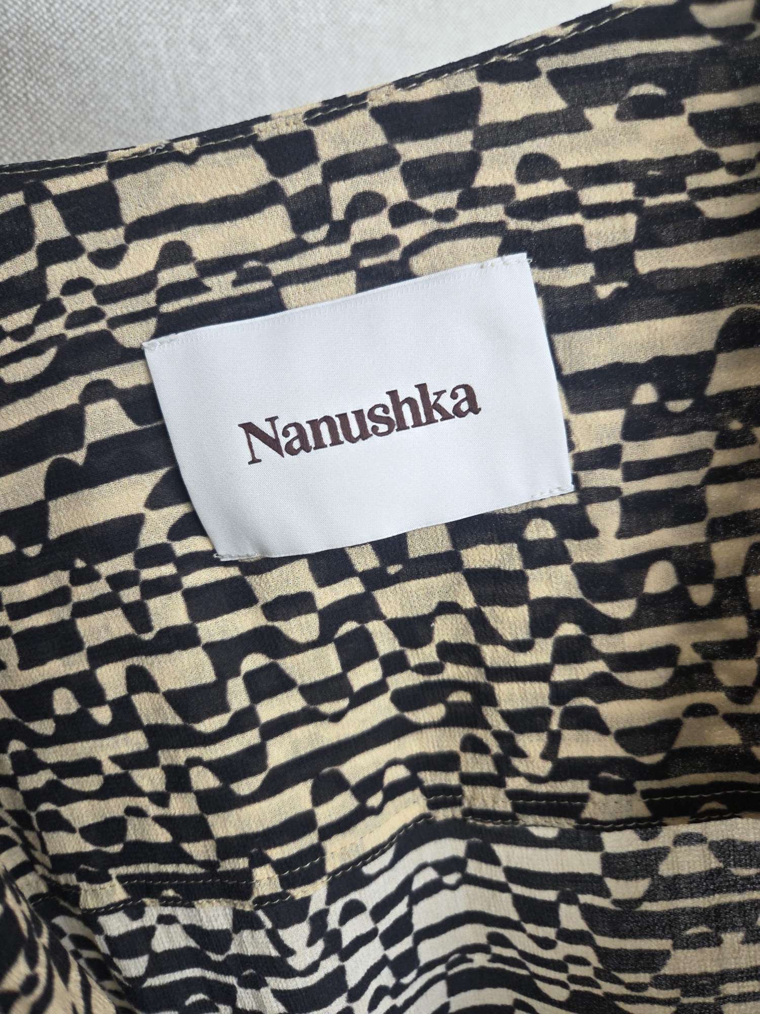 Nanushka pohodlny overal na zavazovanie