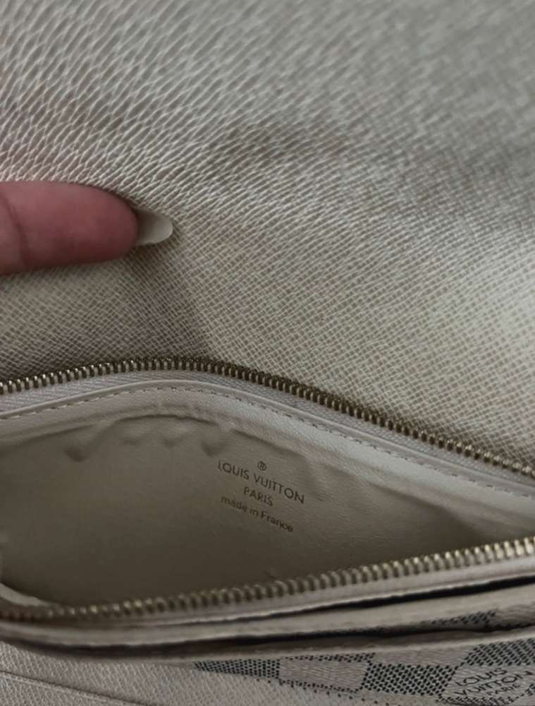 Krémová peněženka Louis Vuitton