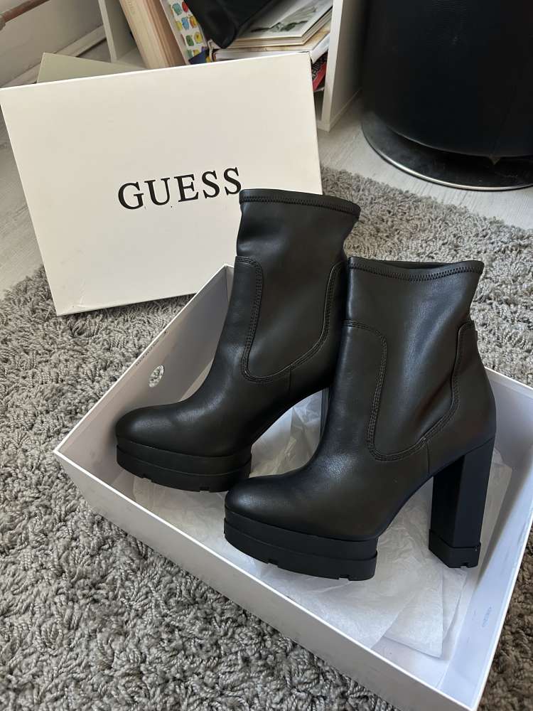 Kožené polokozačky guess