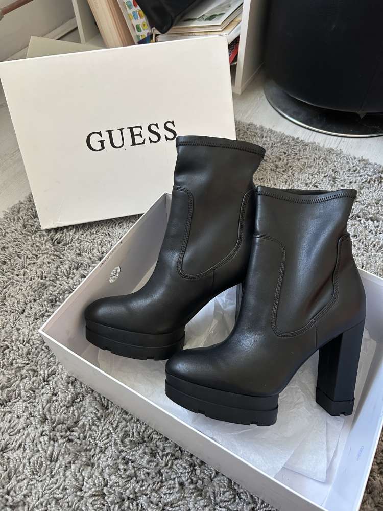 Kožené polokozačky guess