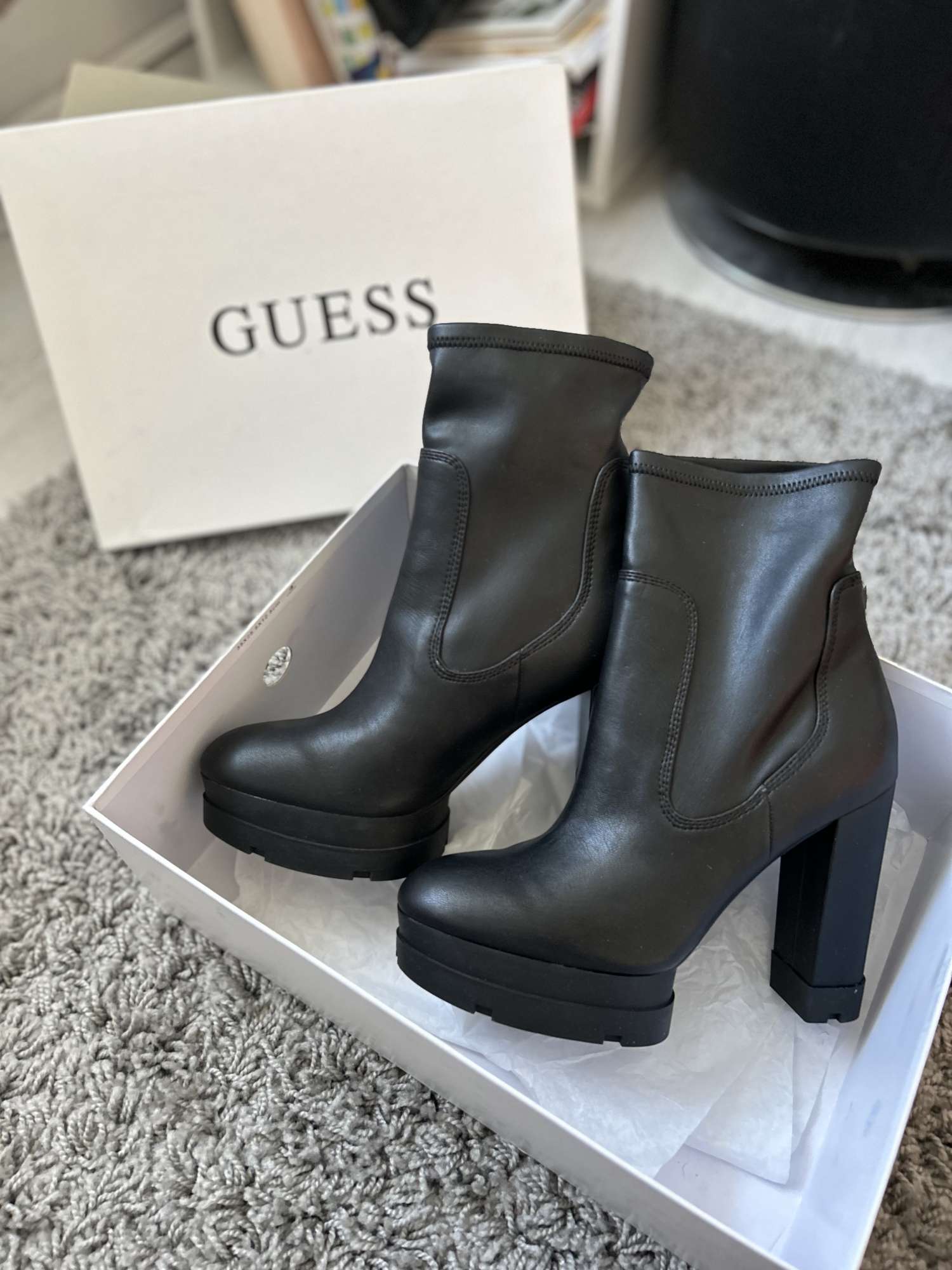 Kožené polokozačky guess