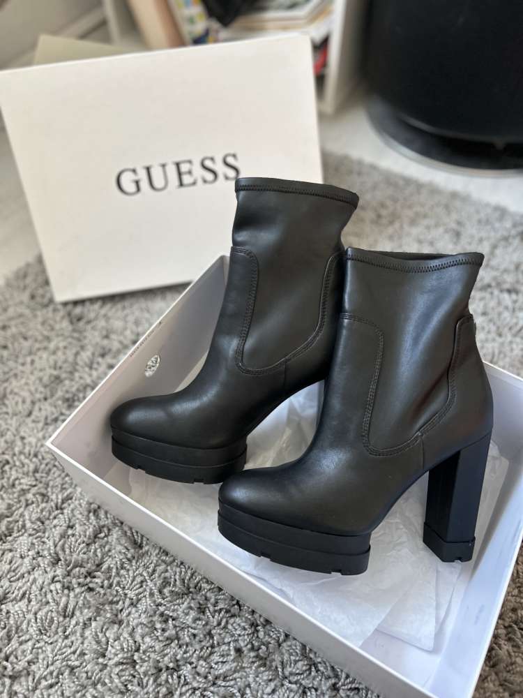 Kožené polokozačky guess