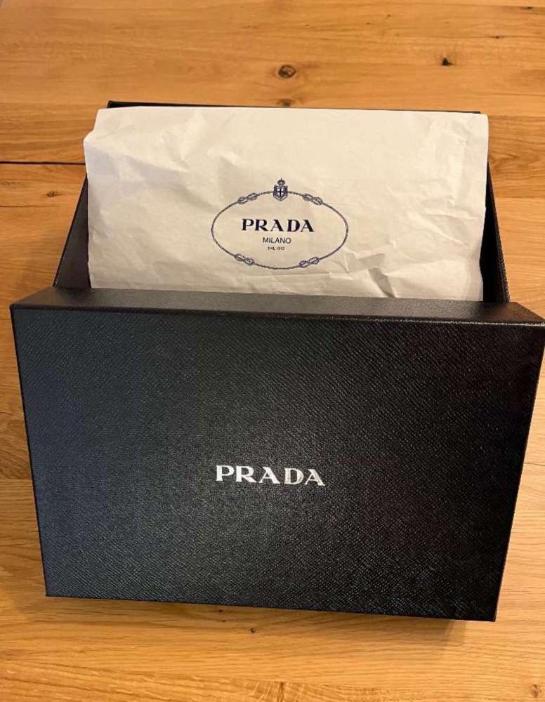 Prada šiltovka