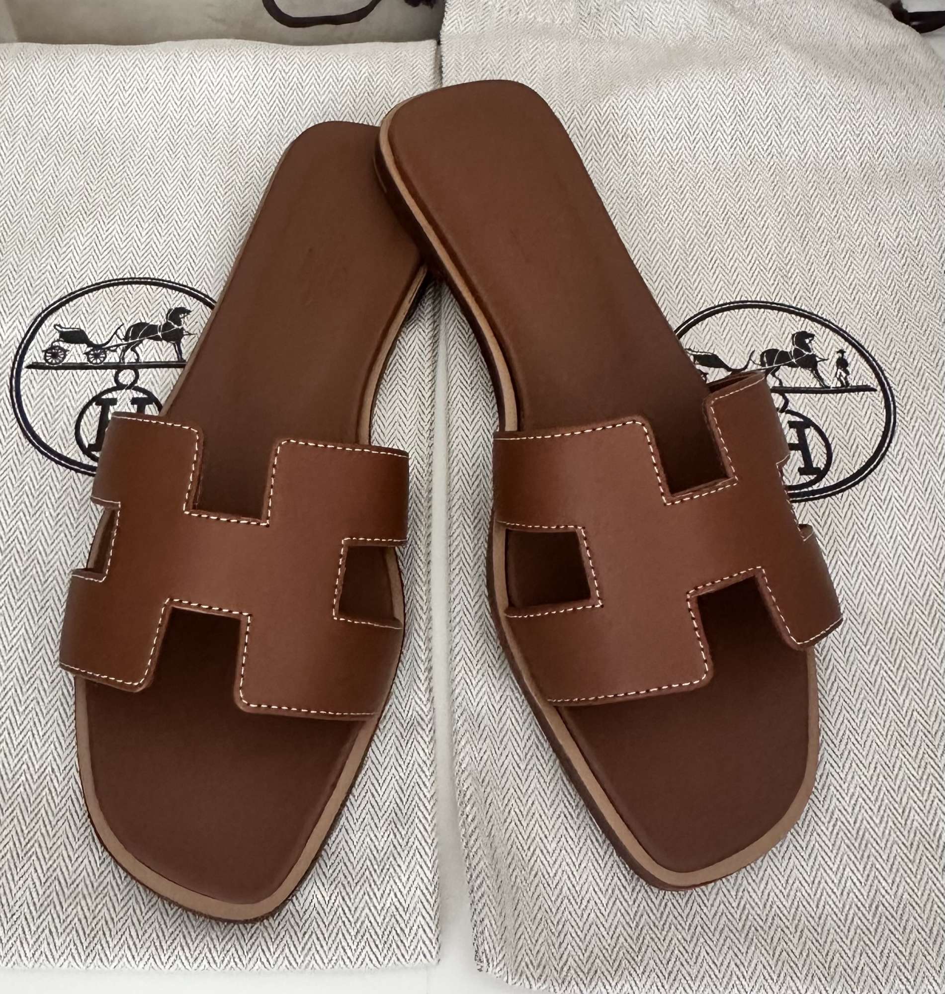 Nové šľapky HERMES model ORAN GOLD 36,5