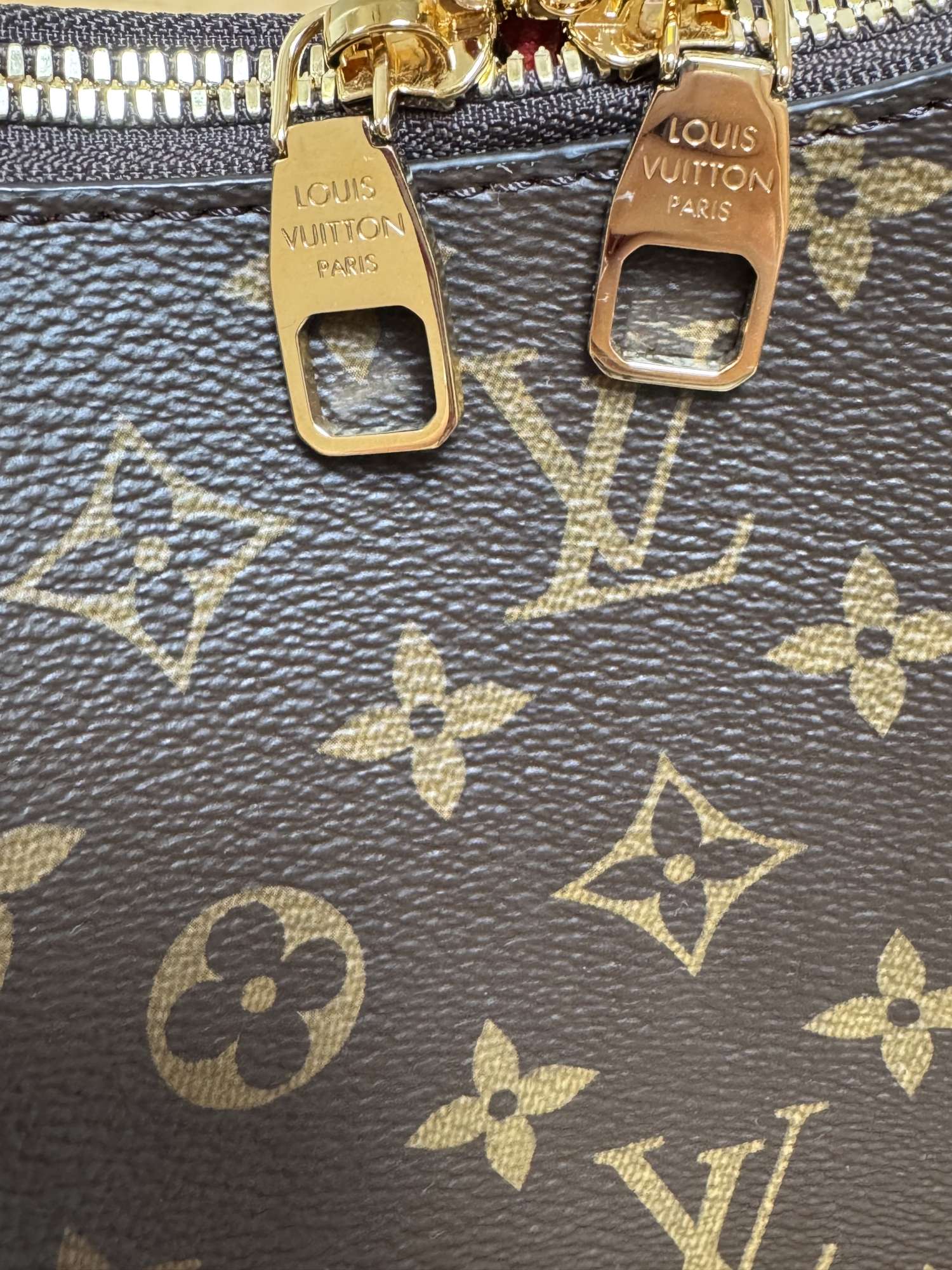 Louis Vuitton Slouchy bag MM