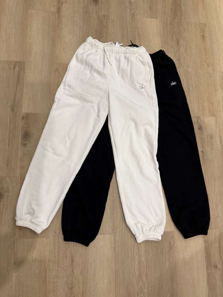 ALO YOGA Accolade sweatpants
