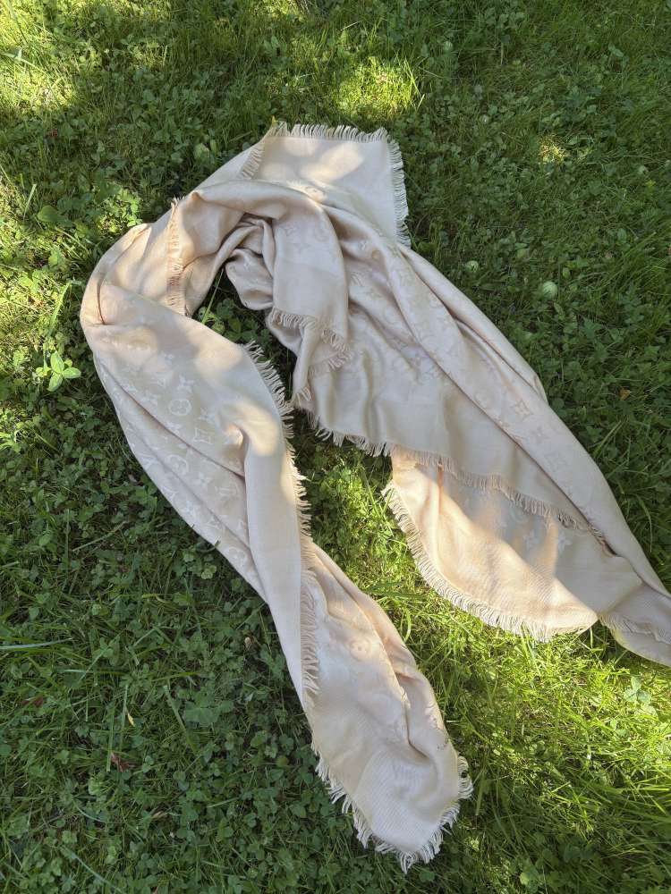 Louis Vuitton Monogram Classic šatka , šál