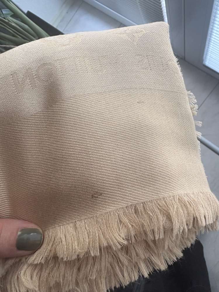Louis Vuitton Monogram Classic šatka , šál
