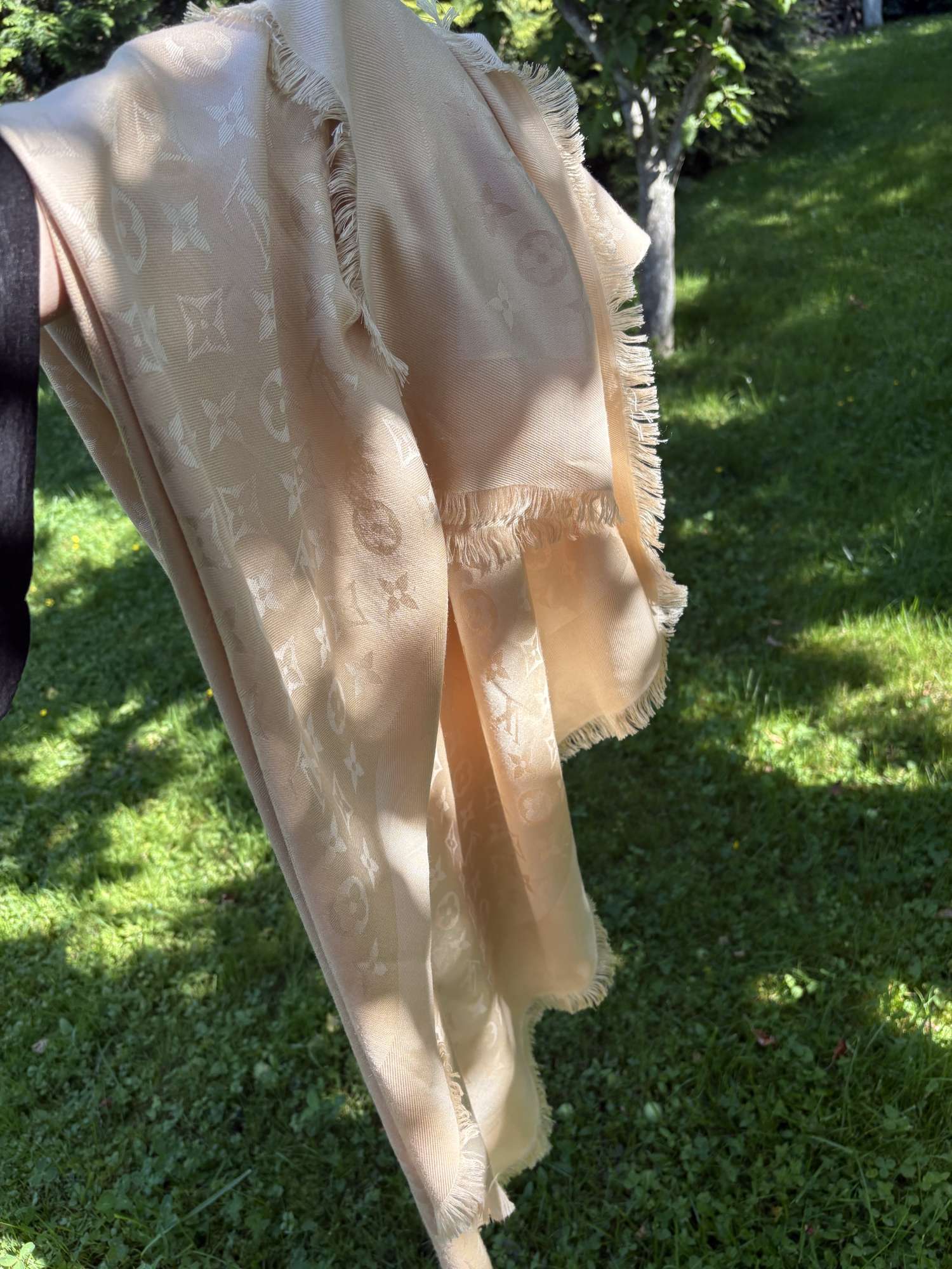 Louis Vuitton Monogram Classic šatka , šál