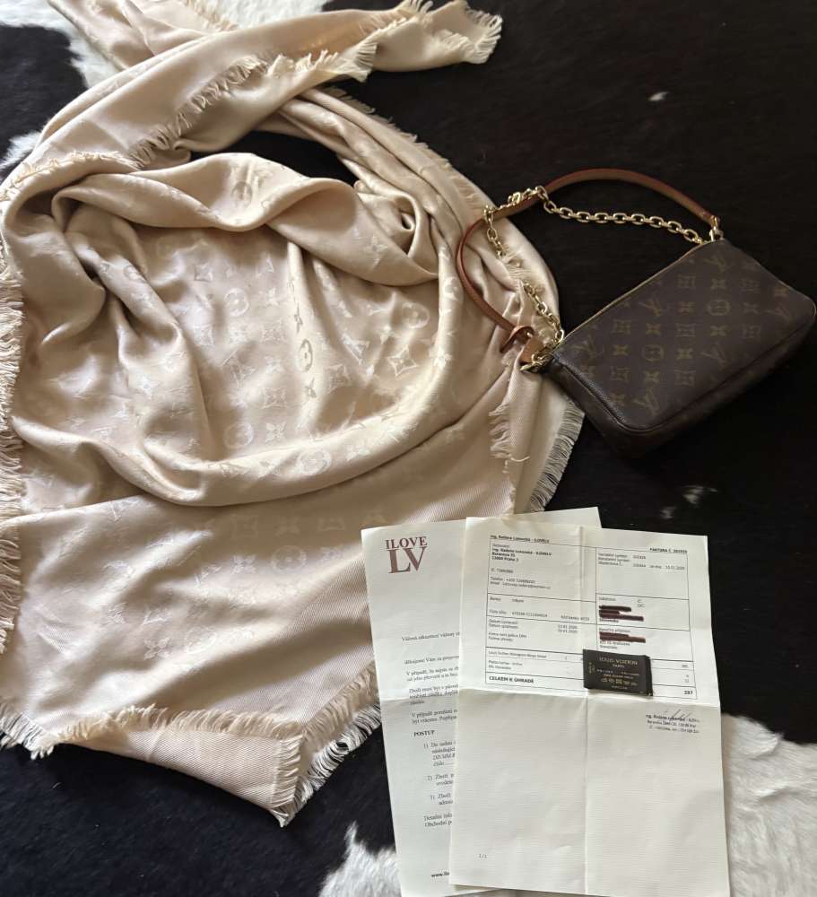 Louis Vuitton Monogram Classic šatka , šál