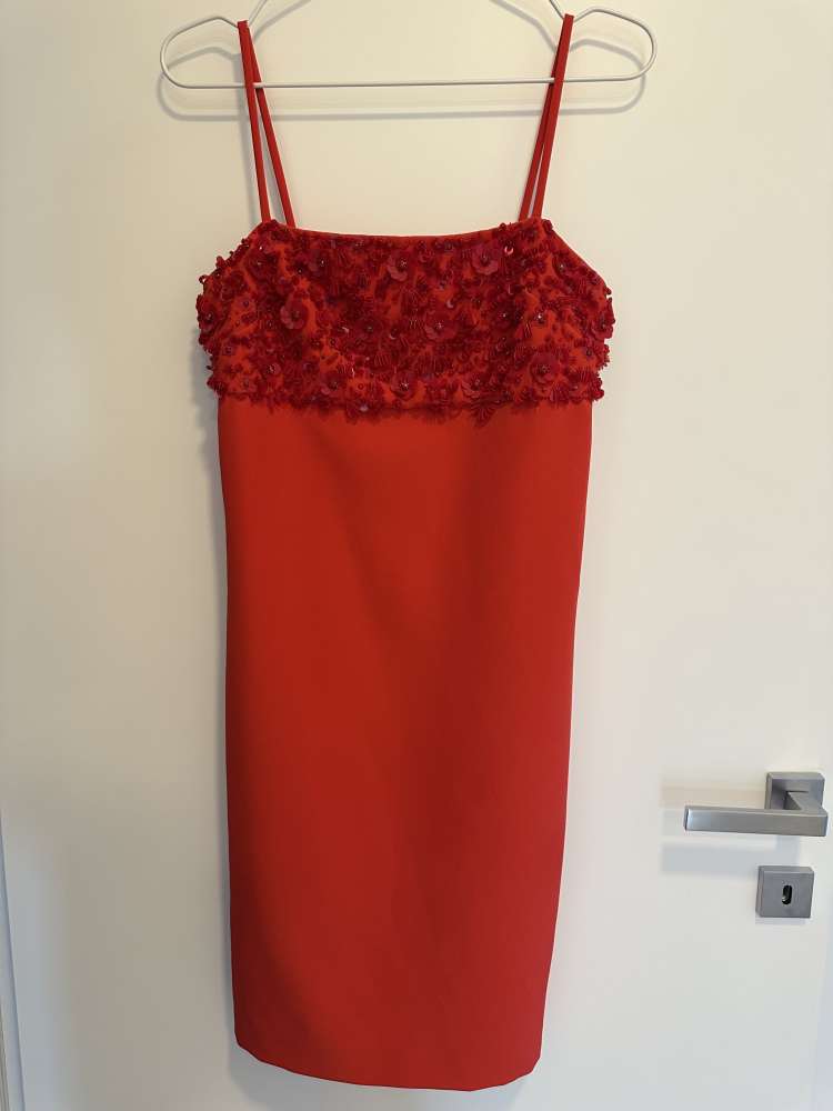 Parosh kokteilové šaty