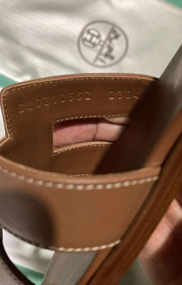 Nové papuče HERMES model ORAN zlatá 37,5