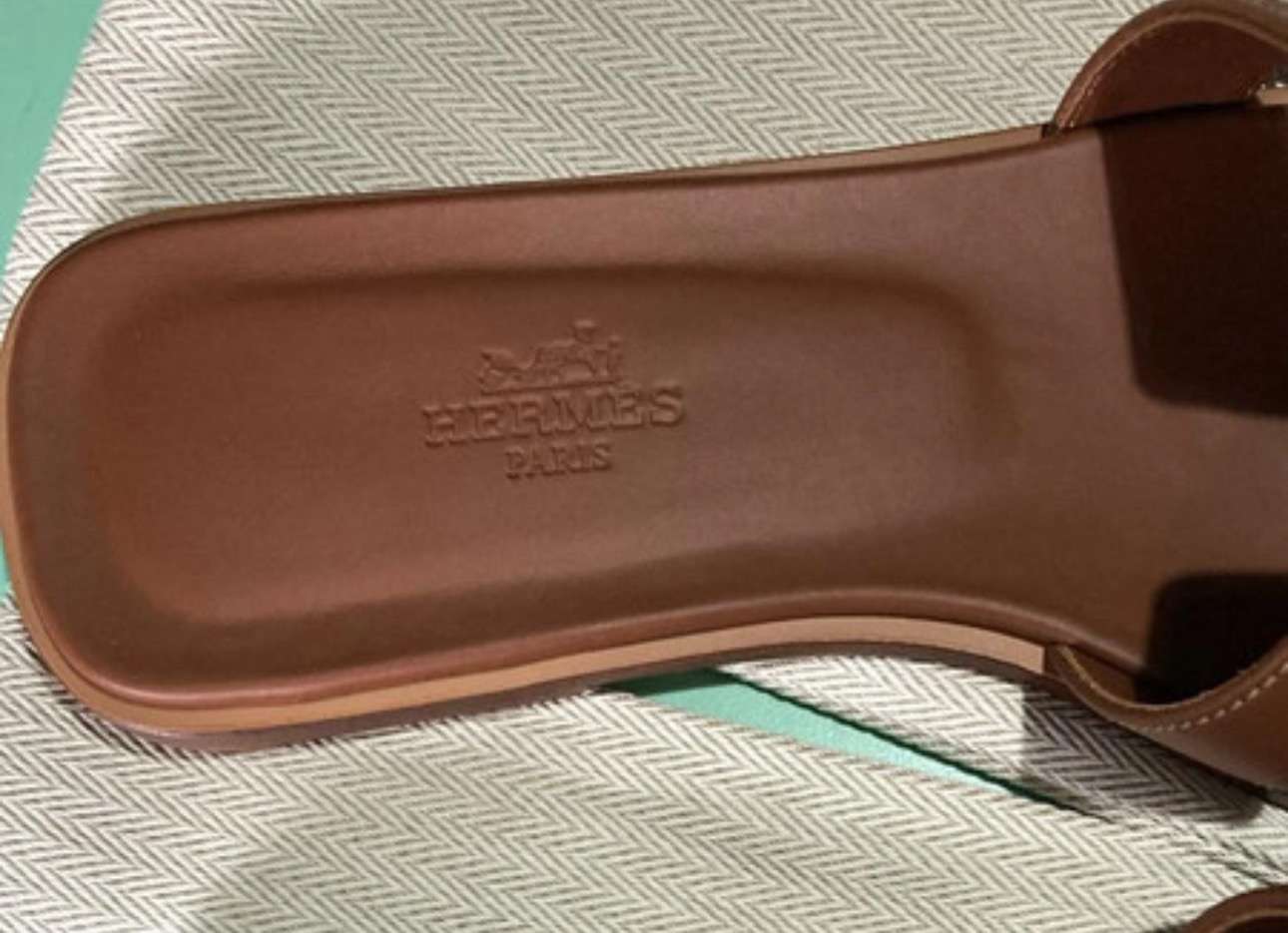 Nové papuče HERMES model ORAN zlatá 37,5