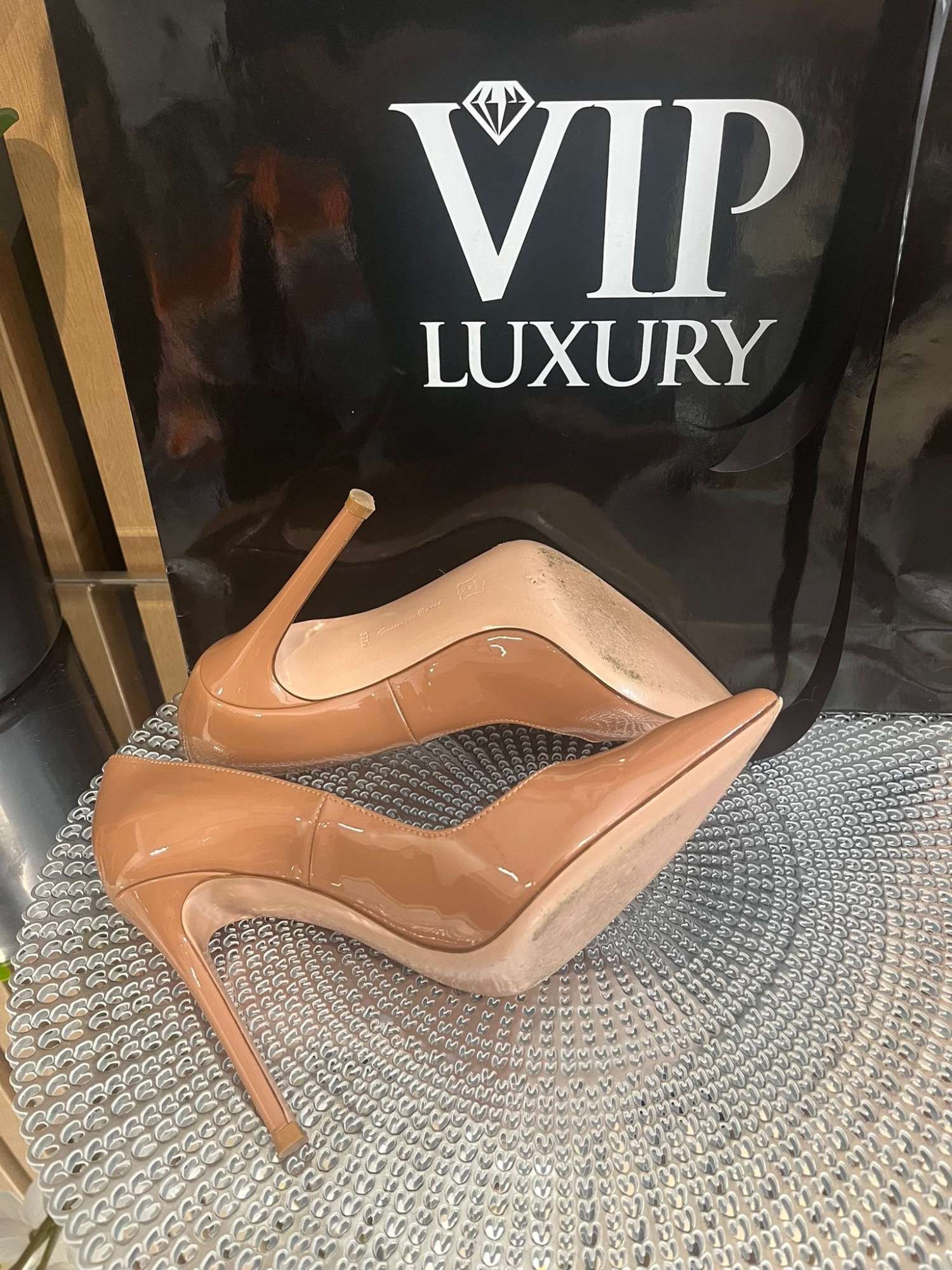 Gianvito Rossi lodičky