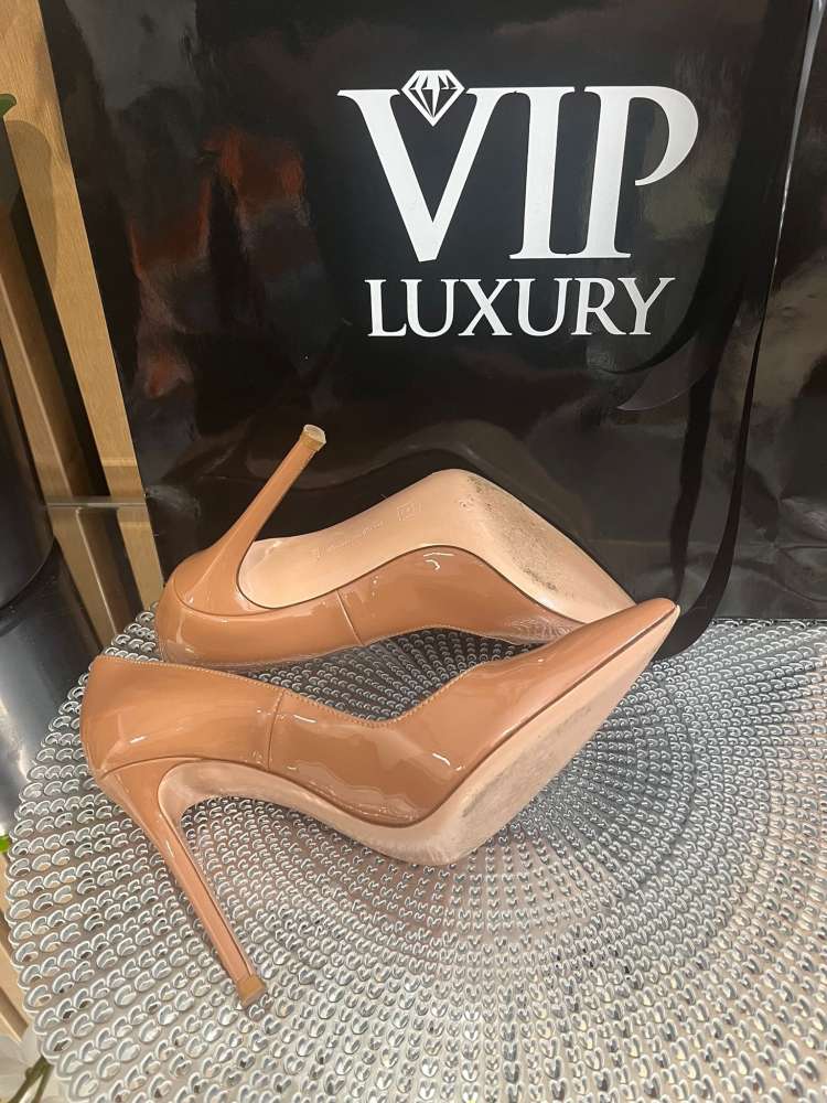 Gianvito Rossi lodičky