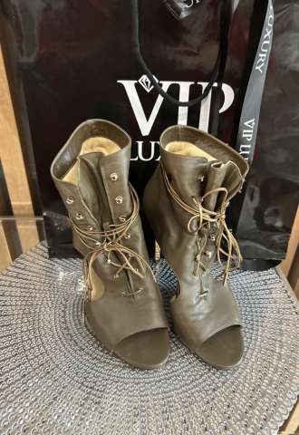 https://vipluxury.sk/Jimmy Choo sandále