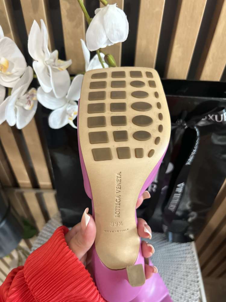 Bottega Veneta šľapky