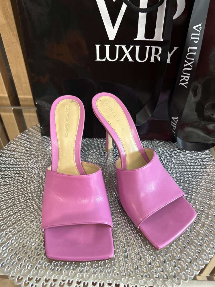 Bottega Veneta šľapky