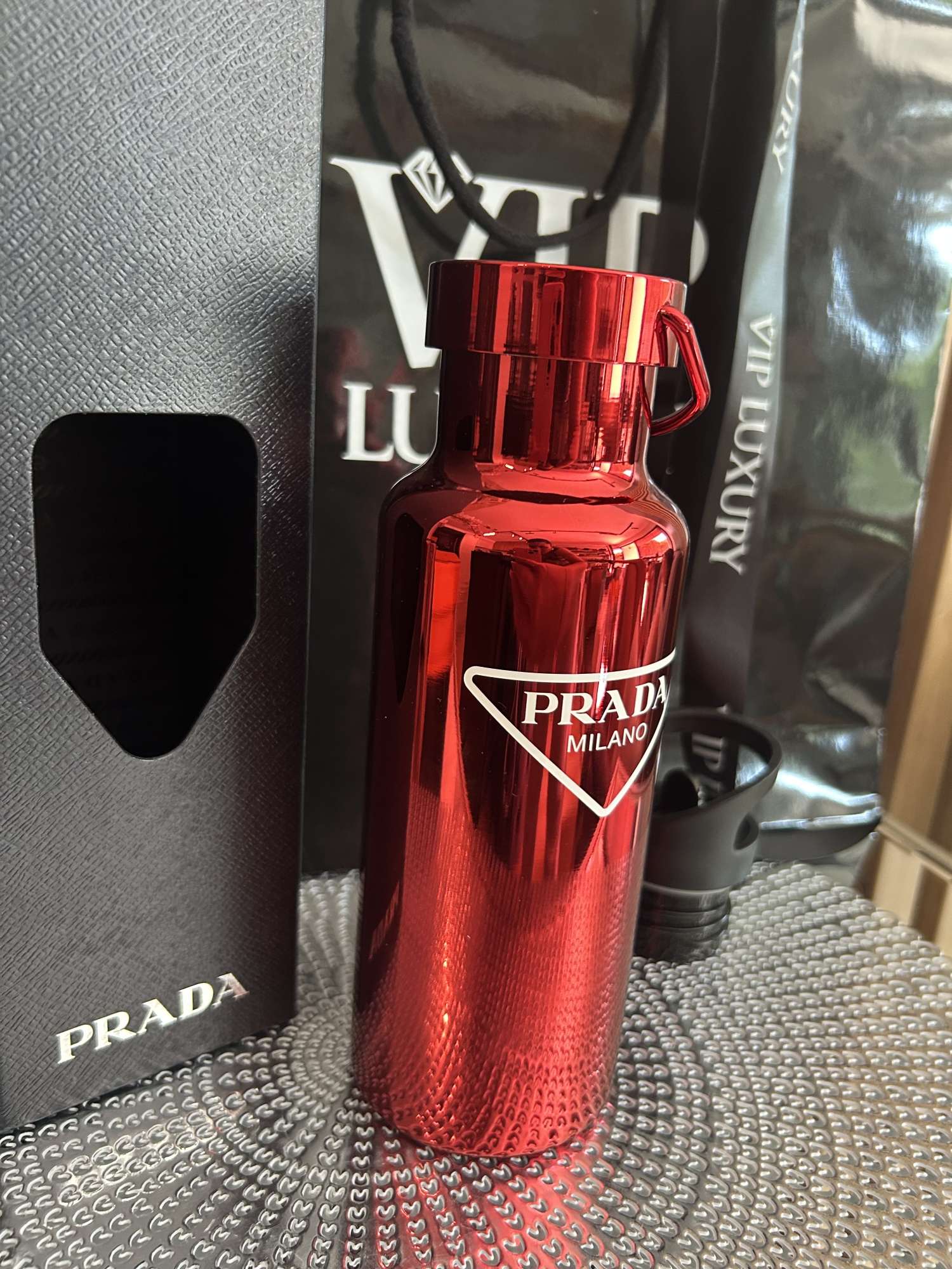 Prada termoska