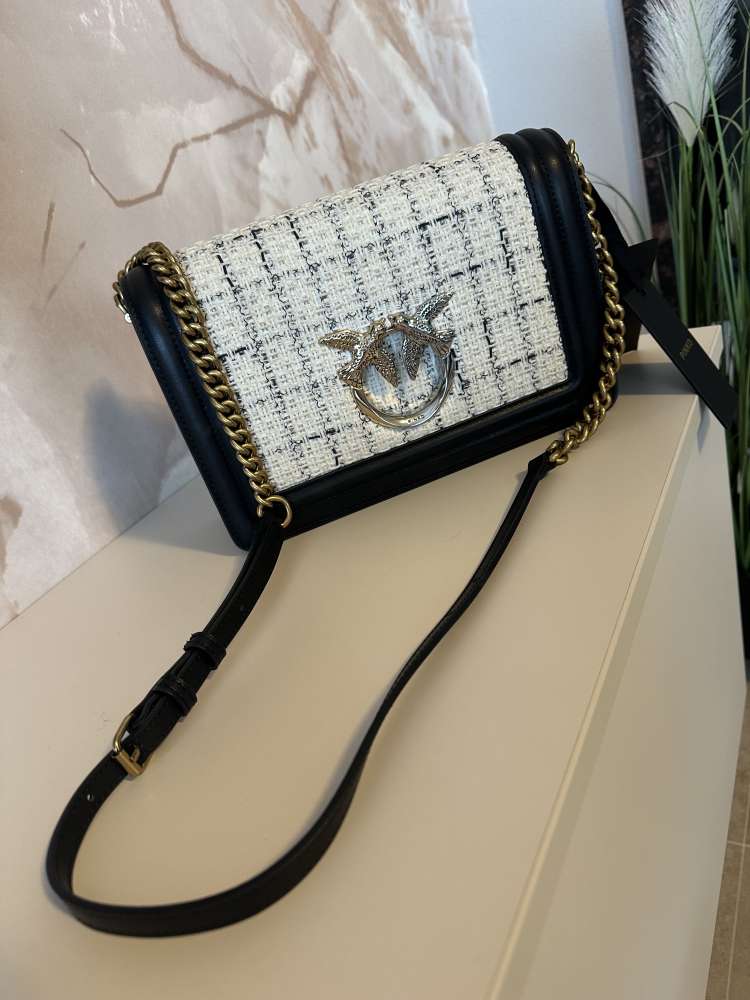 Stylova crossbody kabelka Pinko Love Click