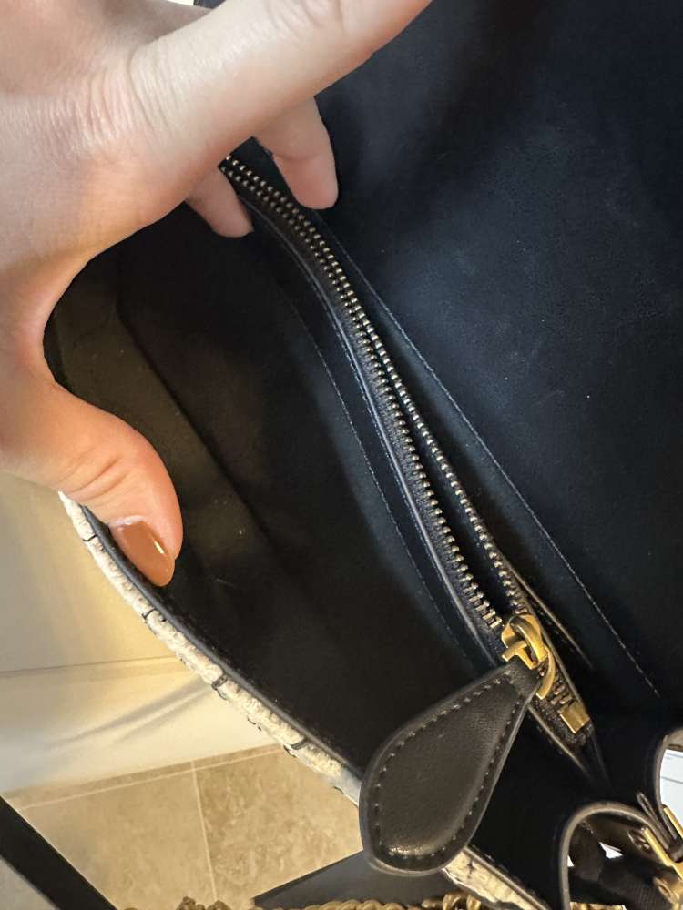 Stylova crossbody kabelka Pinko Love Click