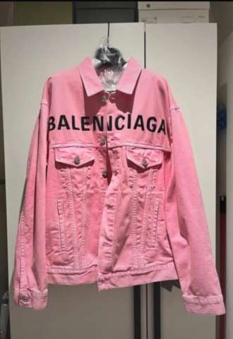 https://vipluxury.sk/Balenciaga bunda