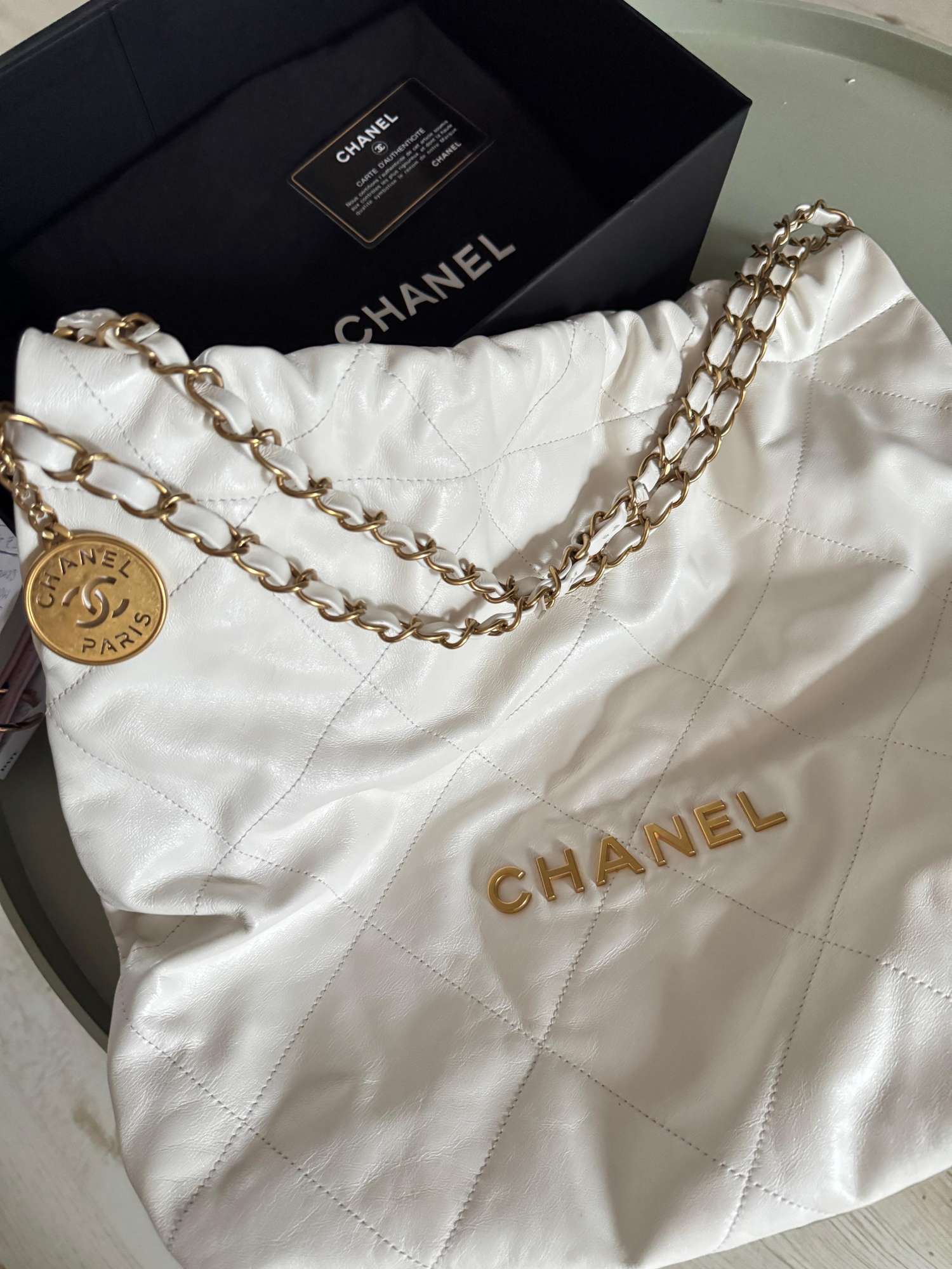 Chanel 22 medium bag