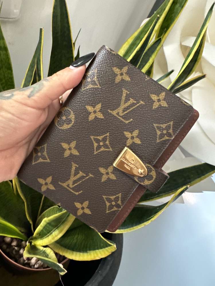 Louis Vuitton agenda