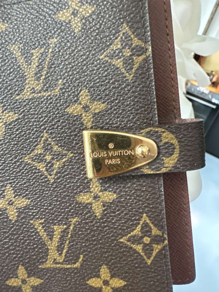 Louis Vuitton agenda