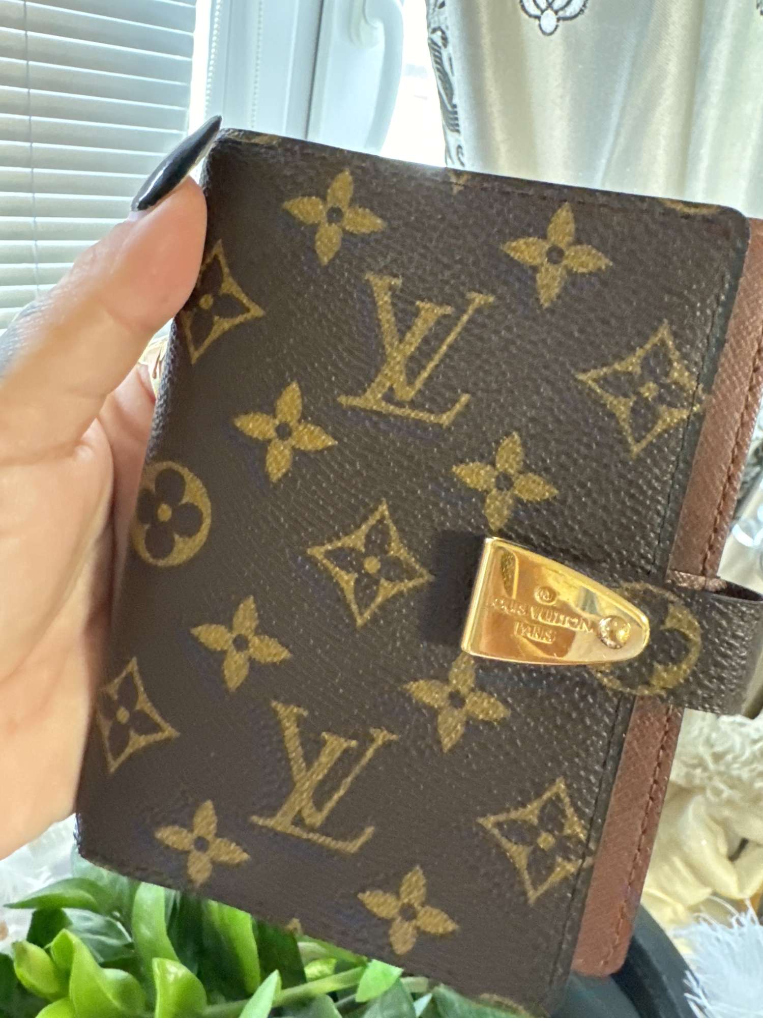 Louis Vuitton agenda