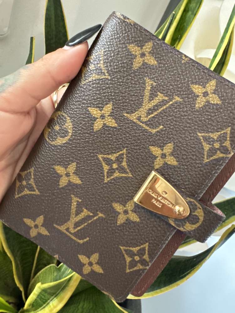 Louis Vuitton agenda