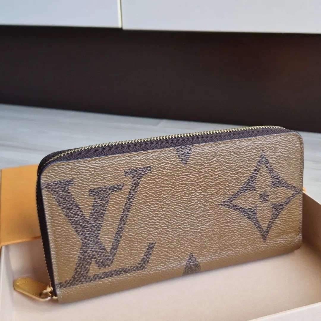 Louis Vuitton Zippy