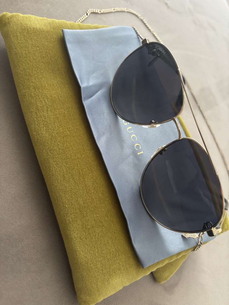 Gucci okuliare s retiazkou