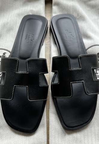 https://vipluxury.sk/Nové šľapky HERMES model ORAN čiernej veľkosti 39
