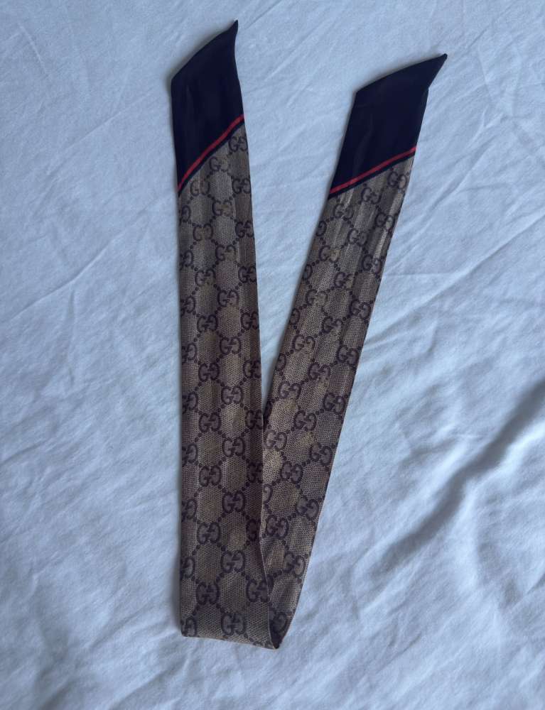 Gucci neck bow