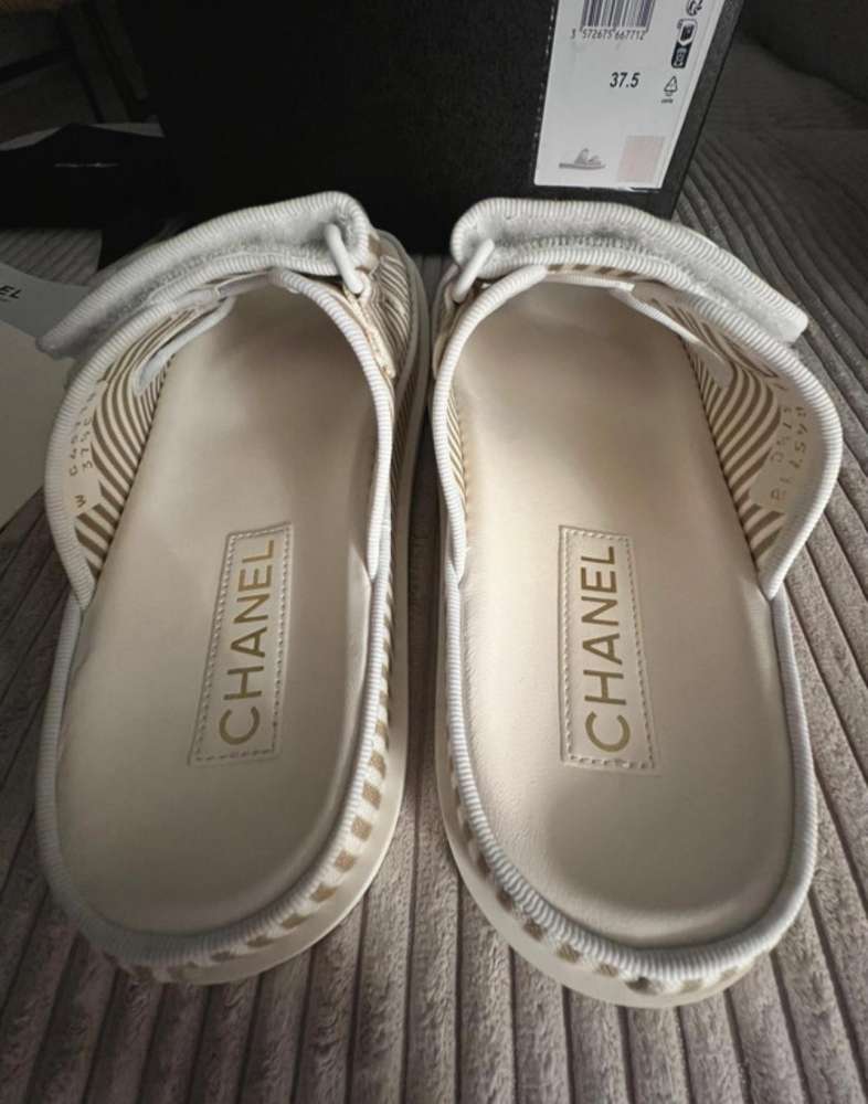 Chanel sandalky