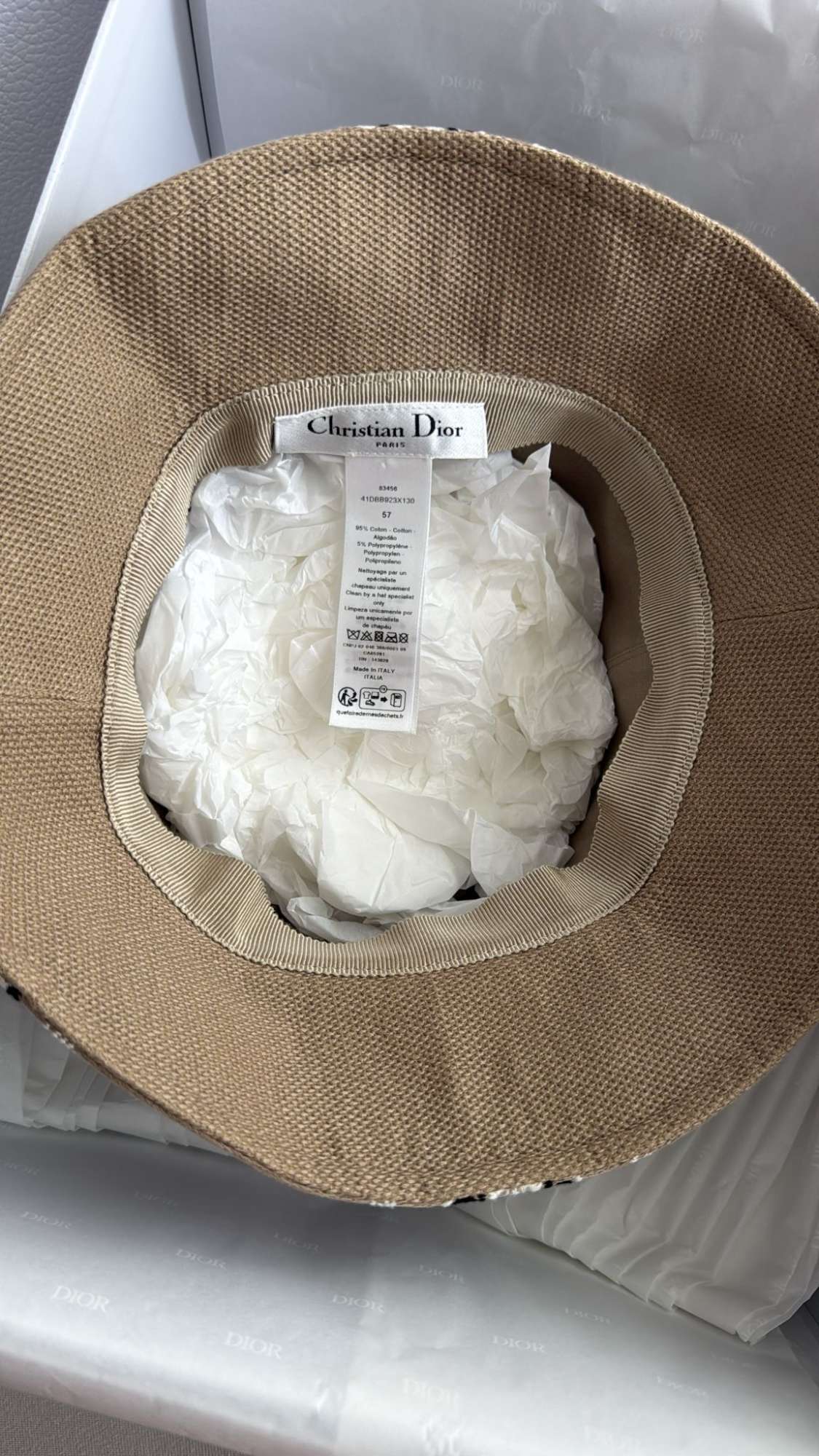 Christian Dior klobuk