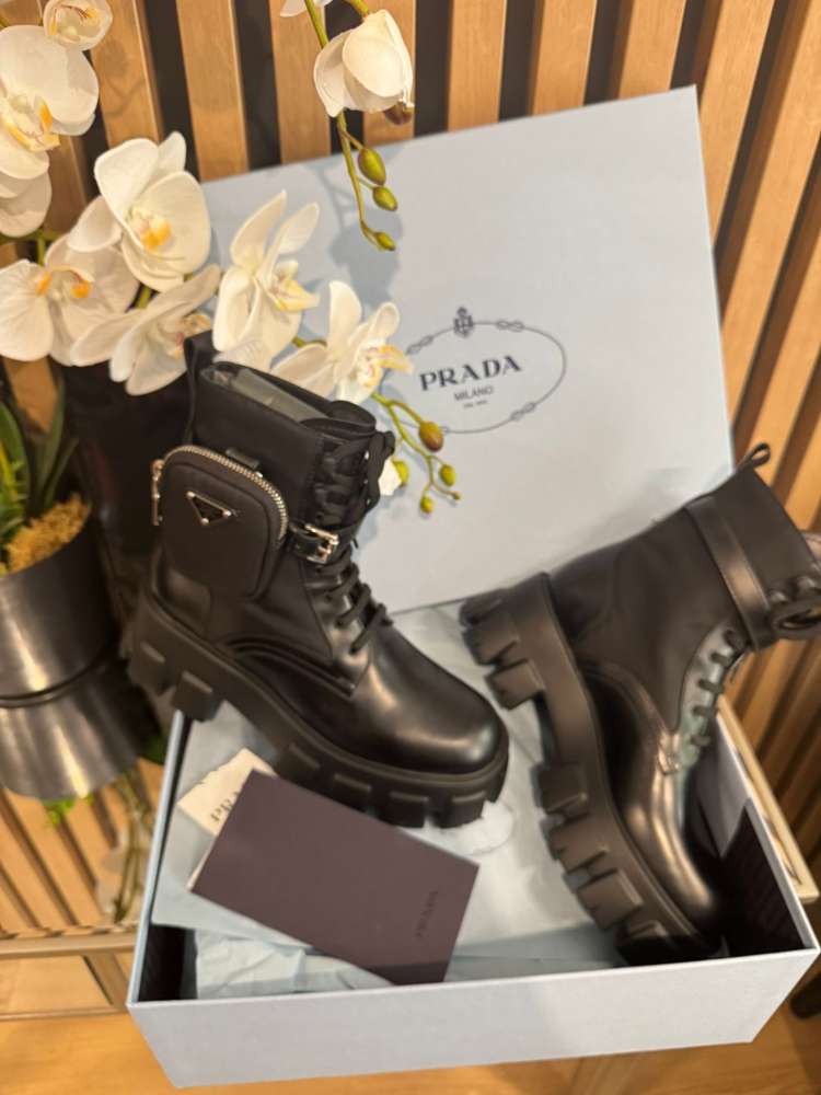 Prada čižmy
