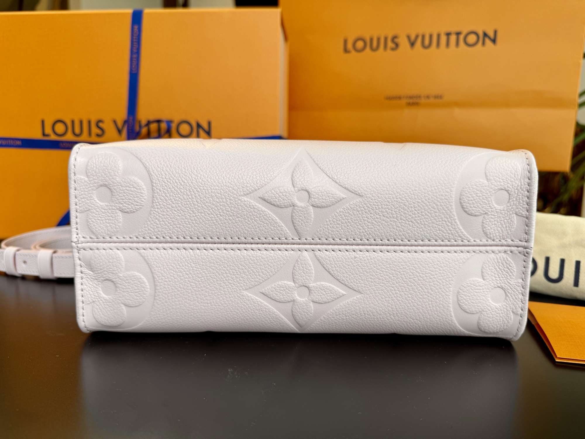 Louis Vuitton OnTheGo PM Baby pink