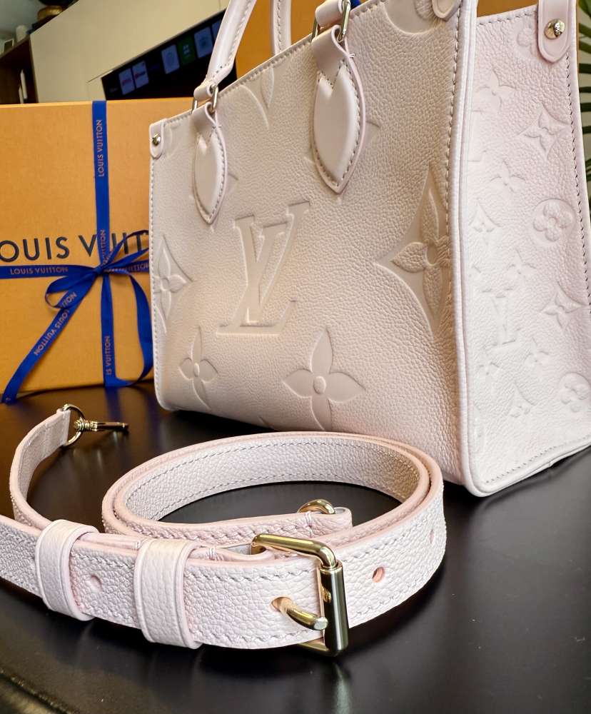 Louis Vuitton OnTheGo PM Baby pink