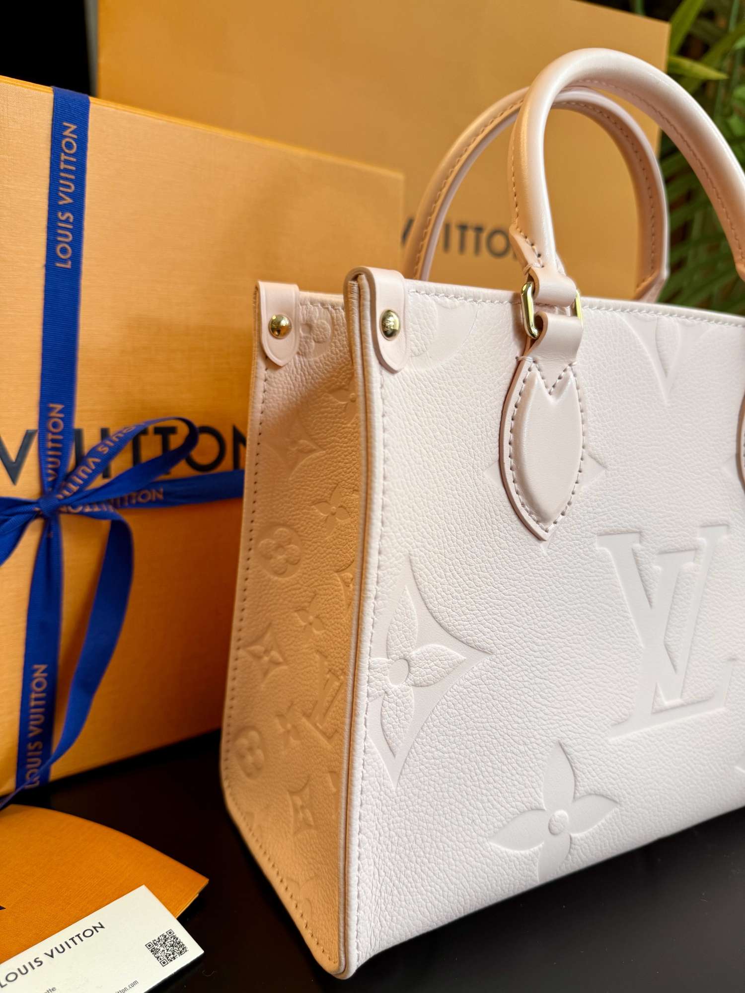 Louis Vuitton OnTheGo PM Baby pink